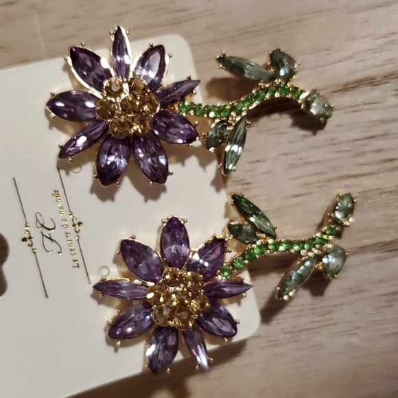 Pink and purple rhinestone flowers, stem, leaves Goldtone pierced dazzling NWT - Picture 2 of 8
